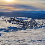 Heimstolen - At Sorbolfjell 샬레 Flå